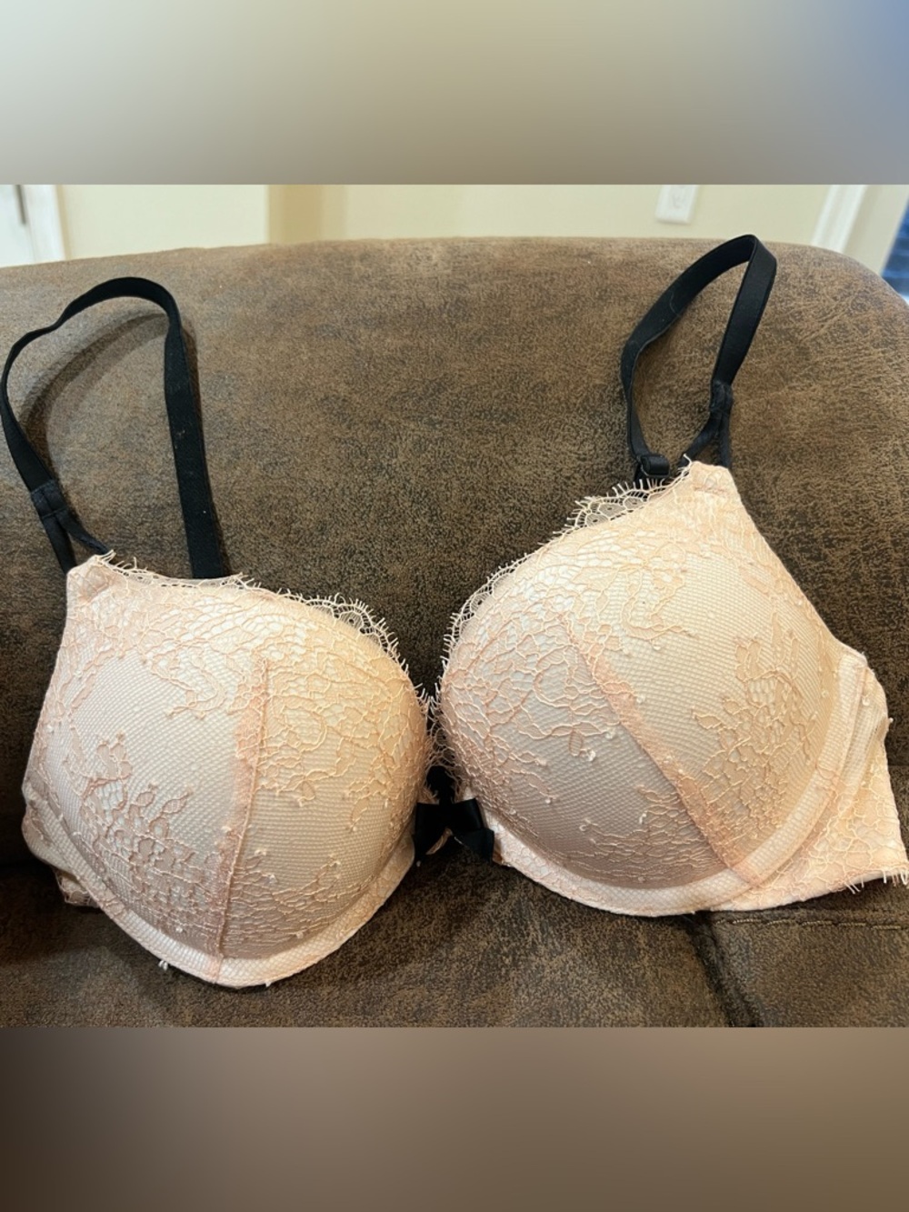 Victoria's Secret Blush Lace Bombshell Push-Up Bra with Black Straps